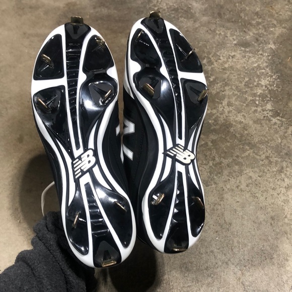 New Balance – Black/White Low 4040v3 Baseball Spikes (L4040BW3) - Picture 6 of 9